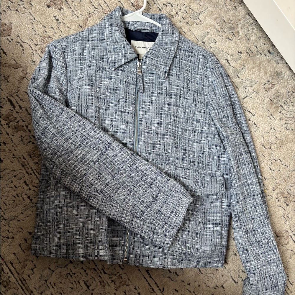 Club Monaco woman’s suit size M (pants - 6)